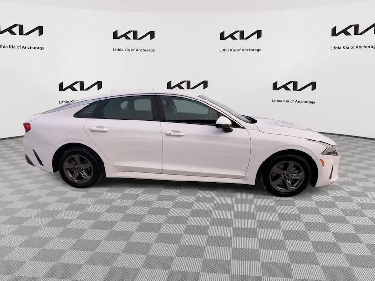 Fuel Efficient 2022 KIA K5 LX