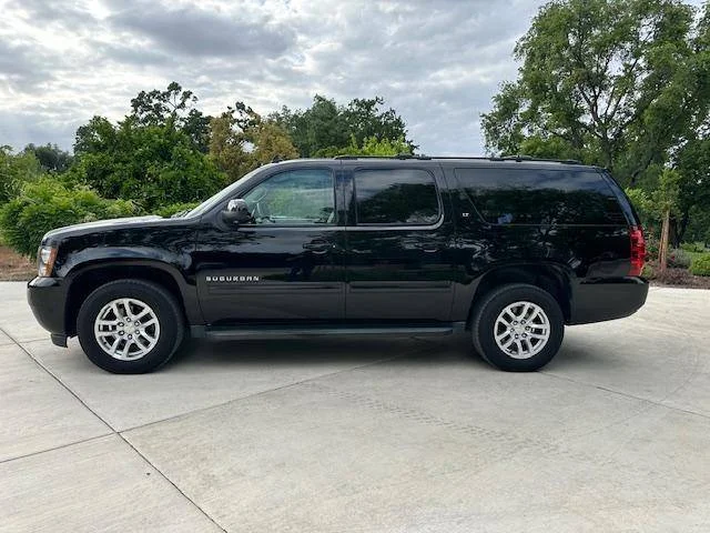 Chevrolet Suburban 4x4-- 208